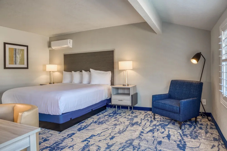 Creekside Inn