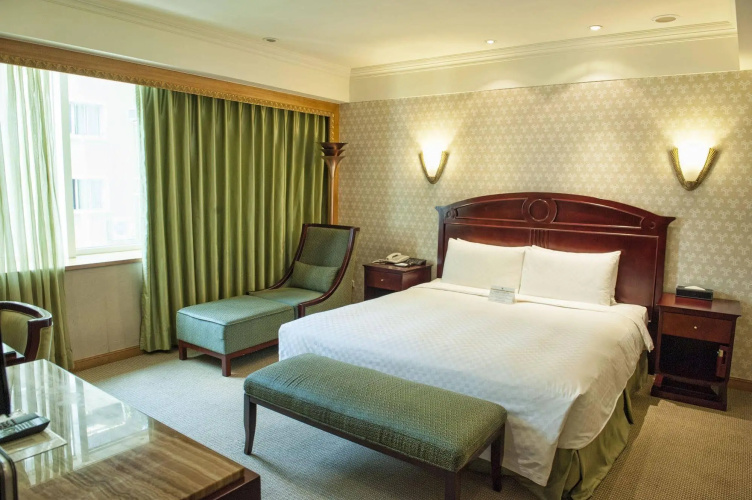 Royal Palace Hotel
