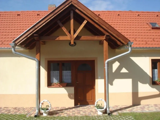 2 Bedrooms Cottage