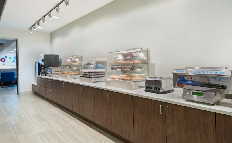 Holiday Inn Express & Suites Nearest Universal Orlando photo 35
