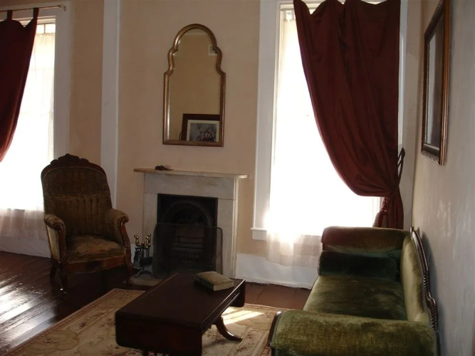 Hotel Leger