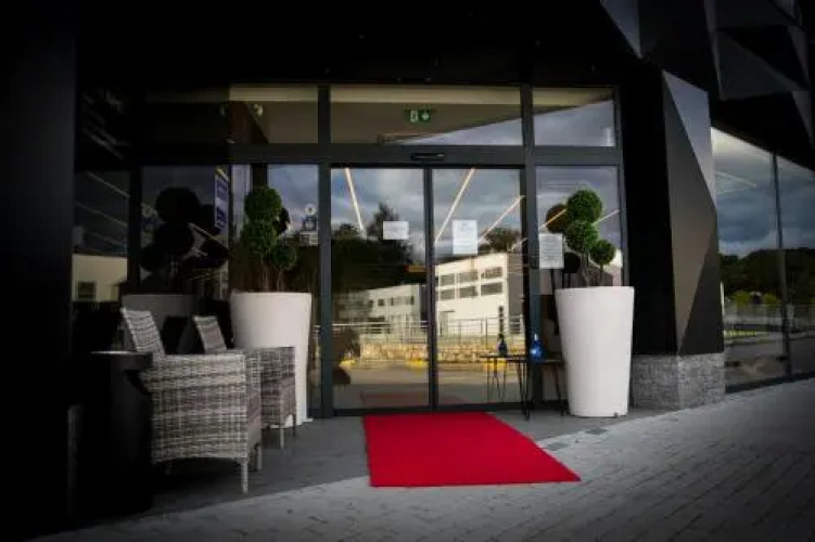 Hotel Bank