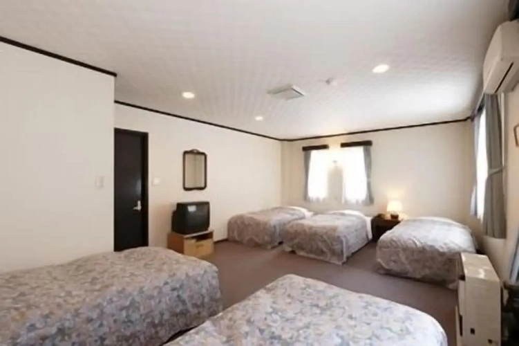 5 Bedrooms Standard Family room