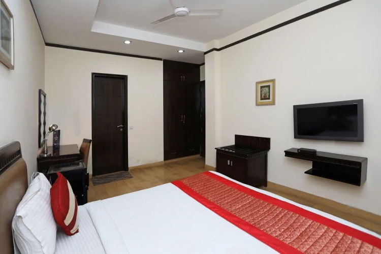 OYO 6558 SD Royal Inn