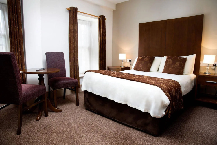 The Gateway Hotel