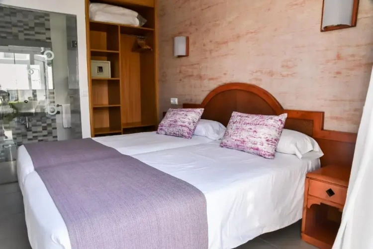 Twin room