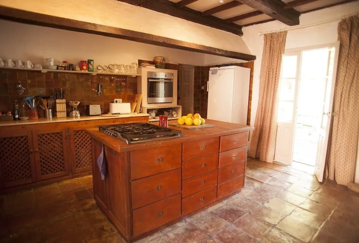 4 Bedrooms Cottage