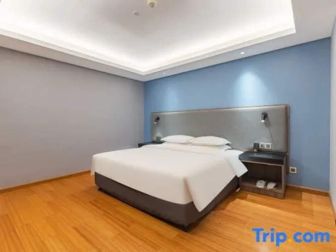 Deluxe Family Suite with river view