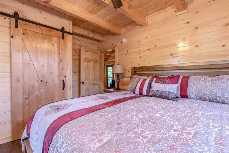 Pure Indulgence - Two Bedroom Cabin