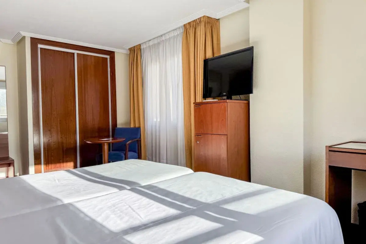 Torreluz Centro Hotel