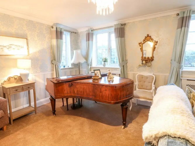 Yardley Manor