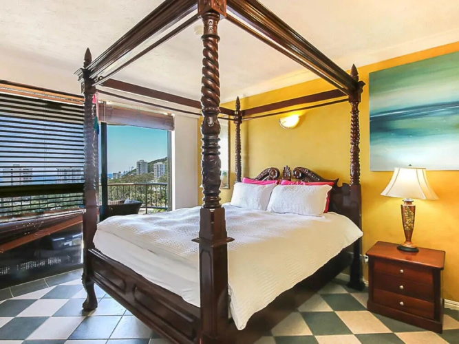Spacious 2 Bedroom Apartment With Panoramic Views