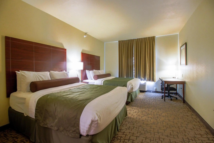Cobblestone Hotel & Suites – Devils Lake