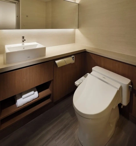 Standard Twin Club room with balcony
