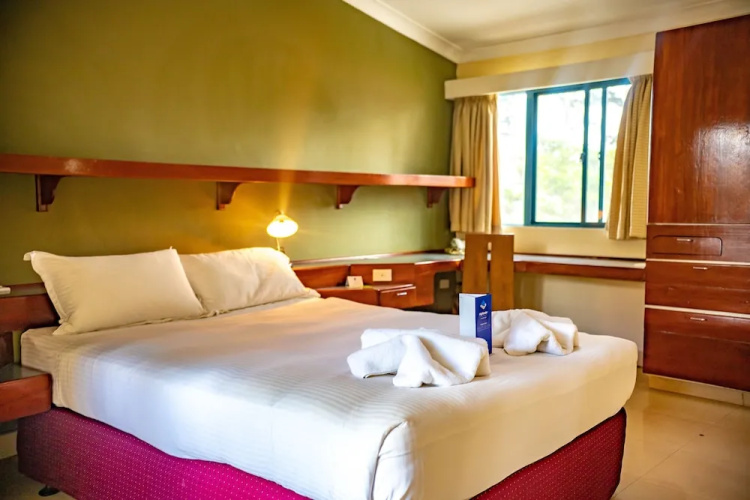 Highlander Hotel & Apartments