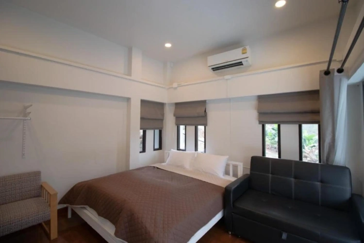 Standard Triple room with balcony