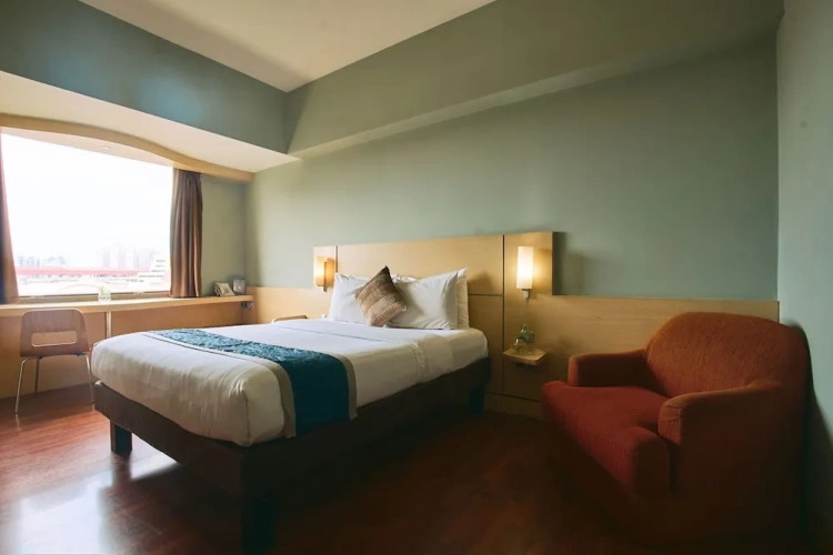 1 Bedroom Deluxe Twin room with city view