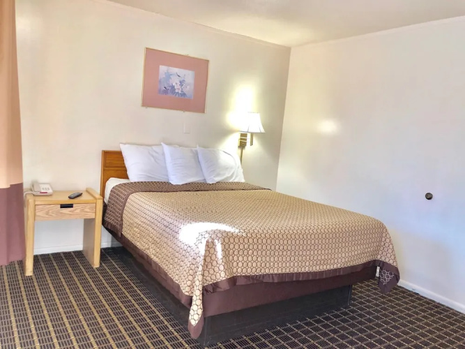 Royal Inn Victor