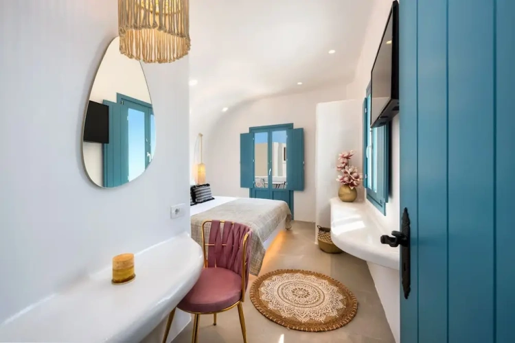 2 Bedrooms Villa