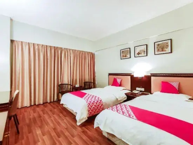 Huayu Hotel