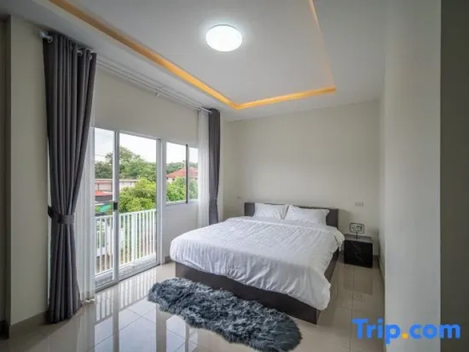 5 Bedrooms Cottage
