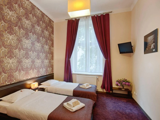 Iris Aparthotel