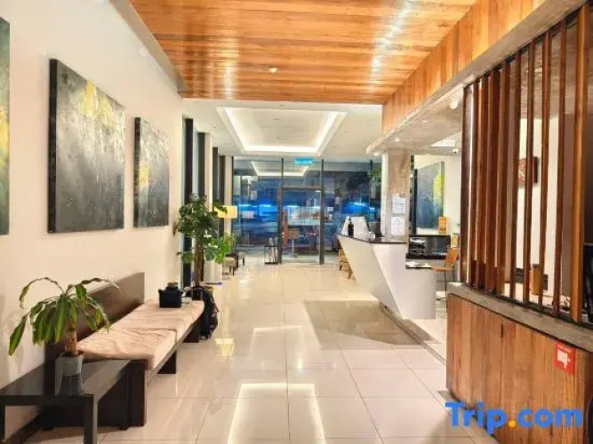 Riverbank Hotel by MRVJ BUSINESS