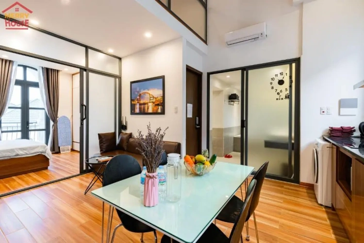 2 Bedrooms Apartment