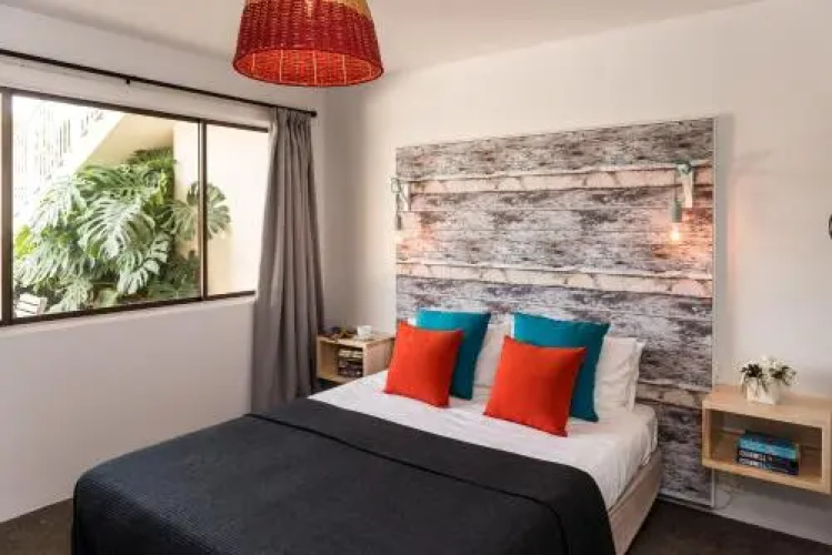 Triton Suites Motel