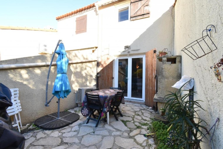 2 Bedrooms Cottage