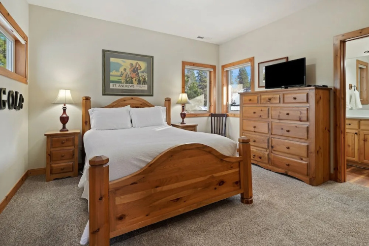 11 Vine Maple 5 Bedroom Home by RedAwning