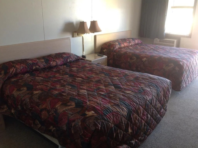 Country Club Inn