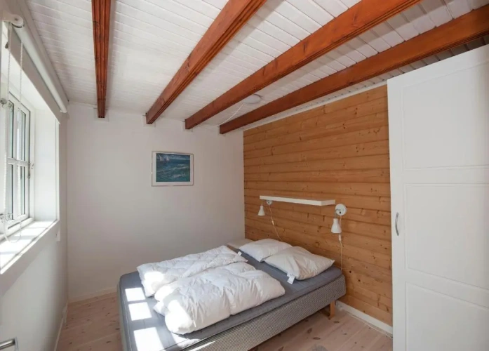 4 Bedrooms Cottage