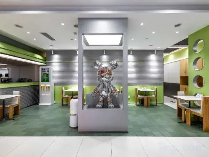 R E-sport Hotel