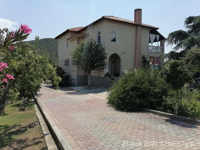 3 Bedrooms Cottage