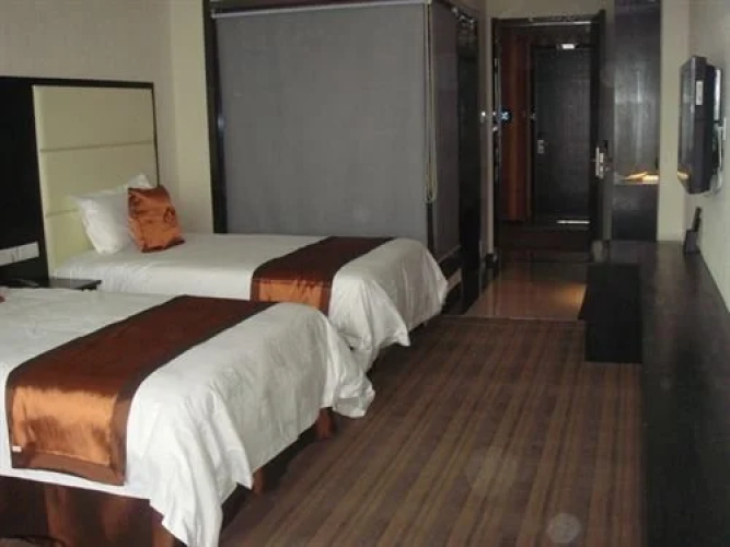 New Metropolis Hotel