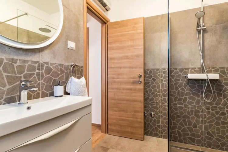 Charming villa Roma with private pool near Pula