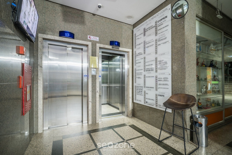 Full Studio 290m From the Public Market Efa0304
