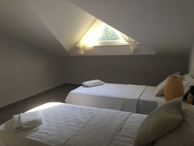 Deluxe Attic room