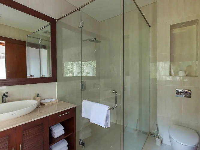 4 Bedrooms Villa
