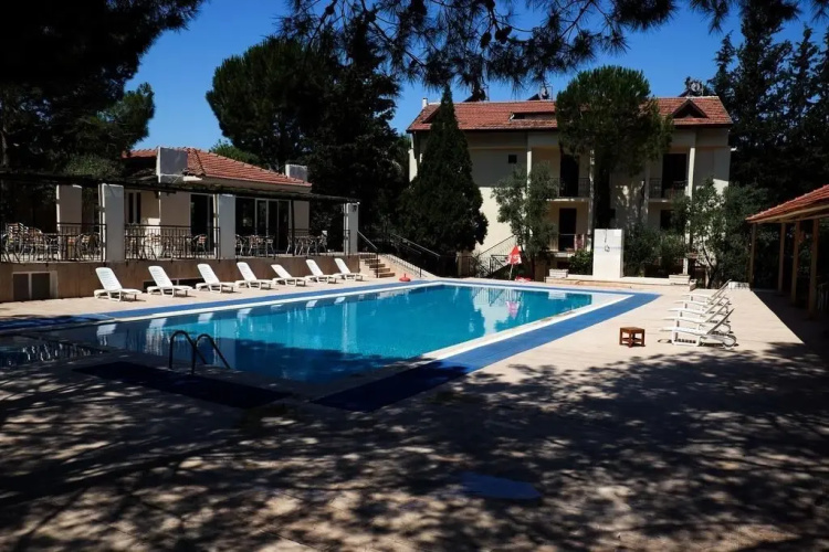 Petit Garden Hotel