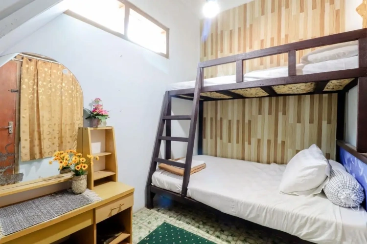 Bed in Dorm (female dorm)