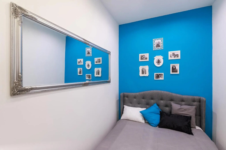 PARKING, AC, 2 Bedroom design flat in the center