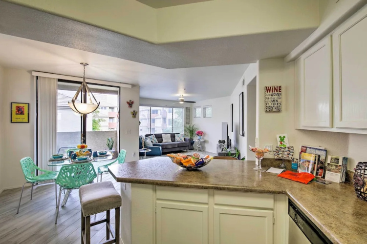 Modern Condo w/ Pool Access ~ 3 Mi to Dtwn Phoenix
