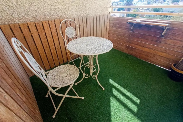 Stylish 2BR Apartment with Balcony - Yalarent