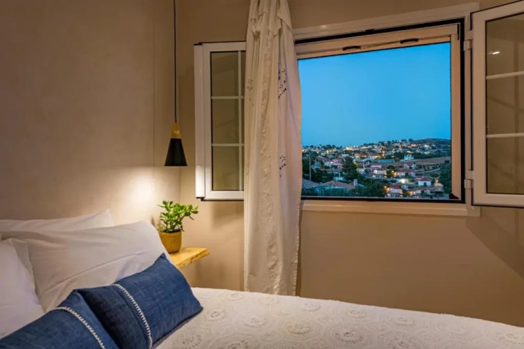 2 Bedrooms Villa