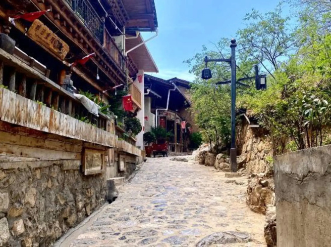 Jha Lam Gang Inn