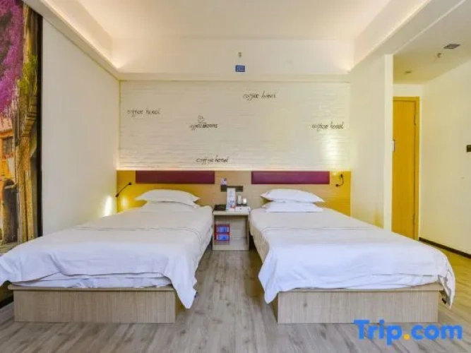 Standard Double room with street view