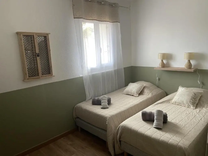 Standard Triple room