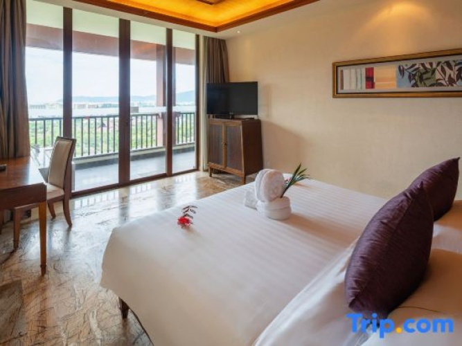 2 Bedrooms Single Suite with sea view